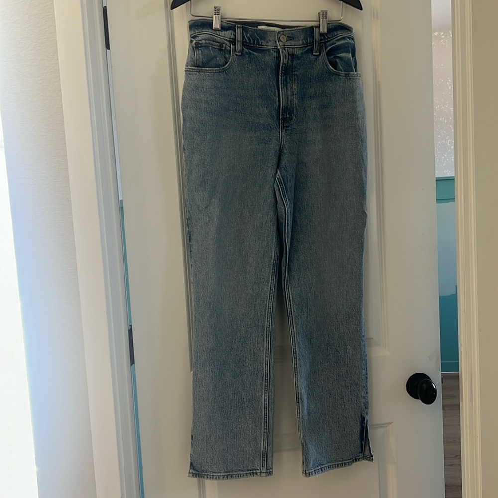 NWT Abercrombie Ultra High Rise 90’s Straight Curve Love